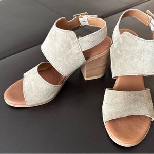 L’Antigiano Lucchese Elegant Beige Women's Sandals